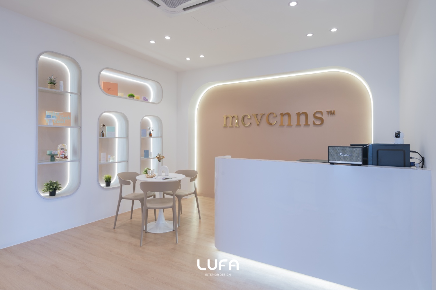 mevenns-gallery-main